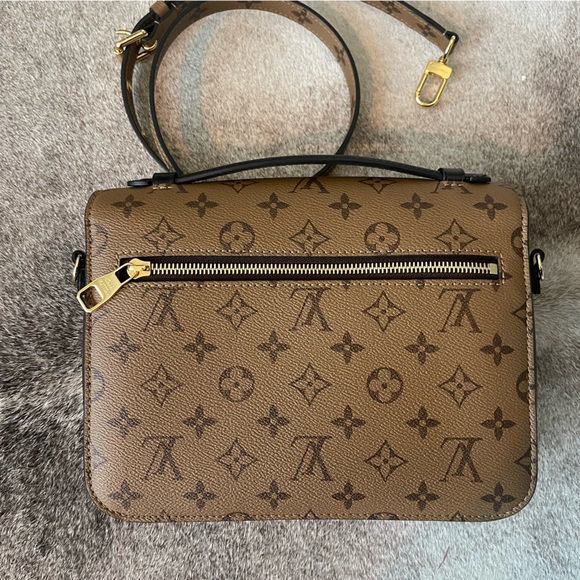 **SOLD** POCHETTE MÉTIS - Monogram Reverse - Picture 3 of 13